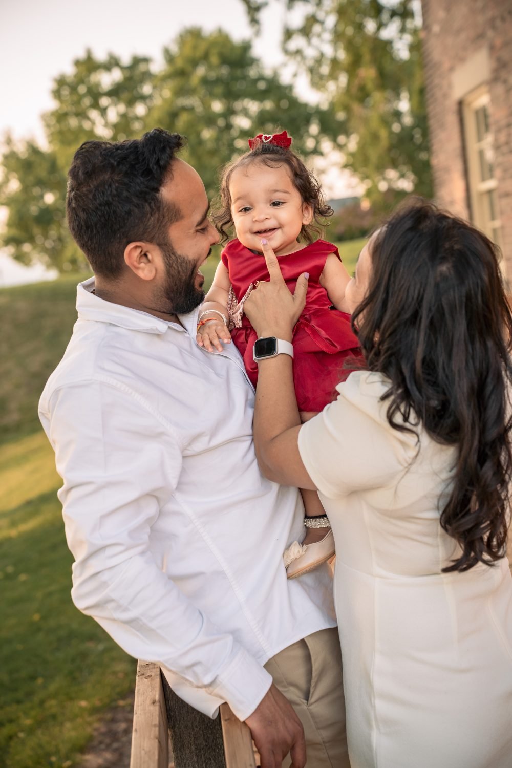 Family photoshoot in Windsor, Ontario